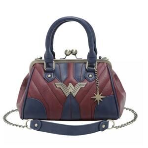 Wonder Woman Kisslock Satchel & Matching Wallet Set DC Comics